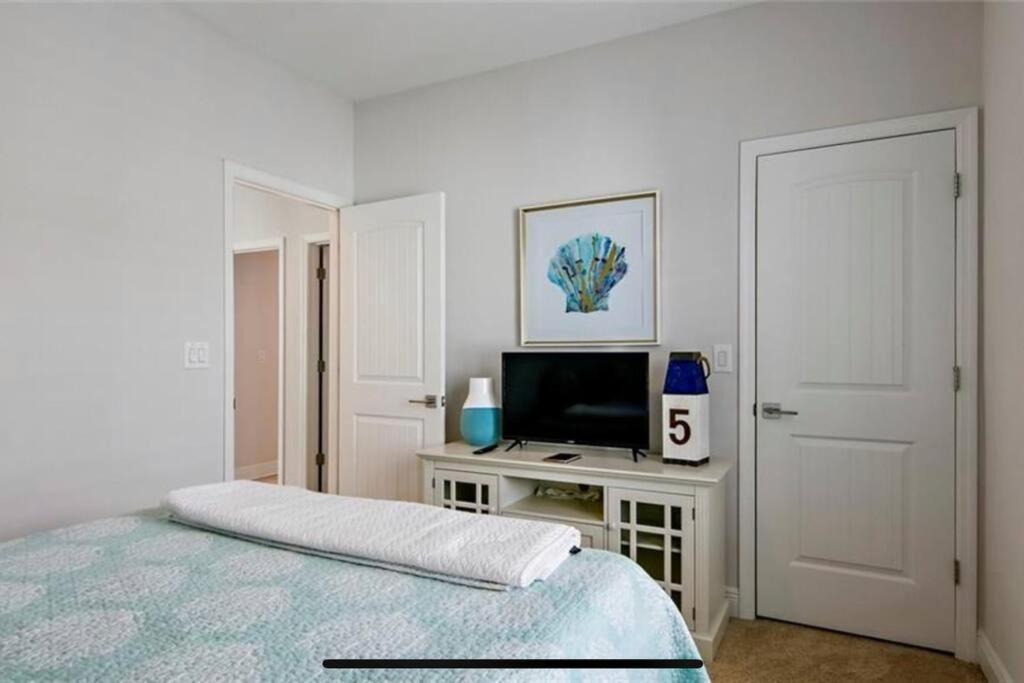 Luxurious Modern Townhouse Right Across Beach!! Table Tennis St. Pete Beach Exterior photo